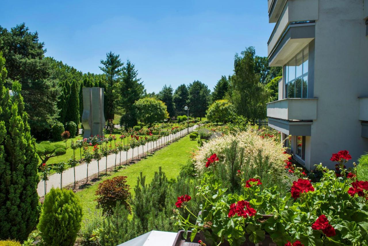 Hotel Park Piest'any
